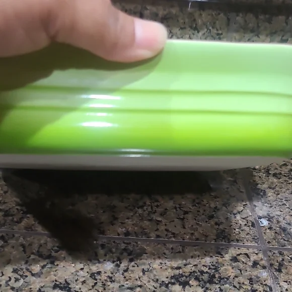 Le Creuset Cream and Green Squared Bakeware Dish with Handles - Picture 4 of 10